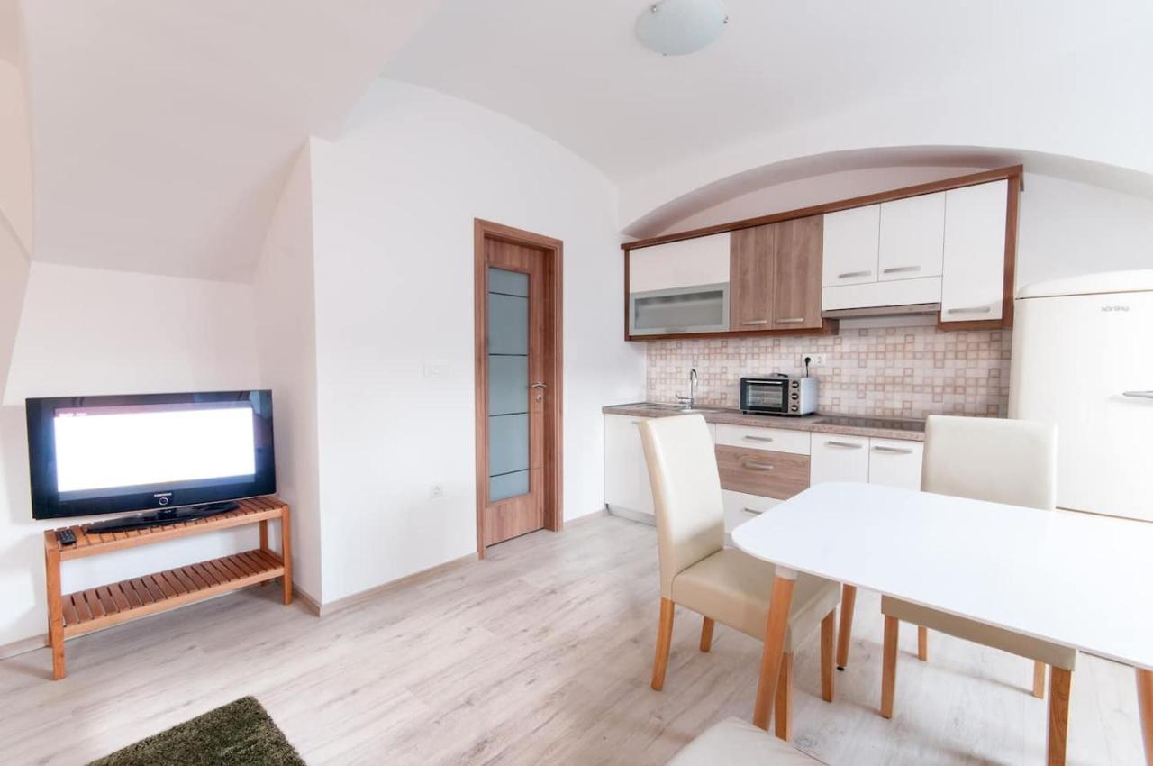 The Maze Apartment Любляна Екстер'єр фото