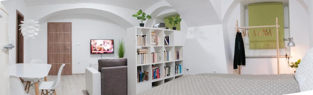 The Maze Apartment Любляна Екстер'єр фото