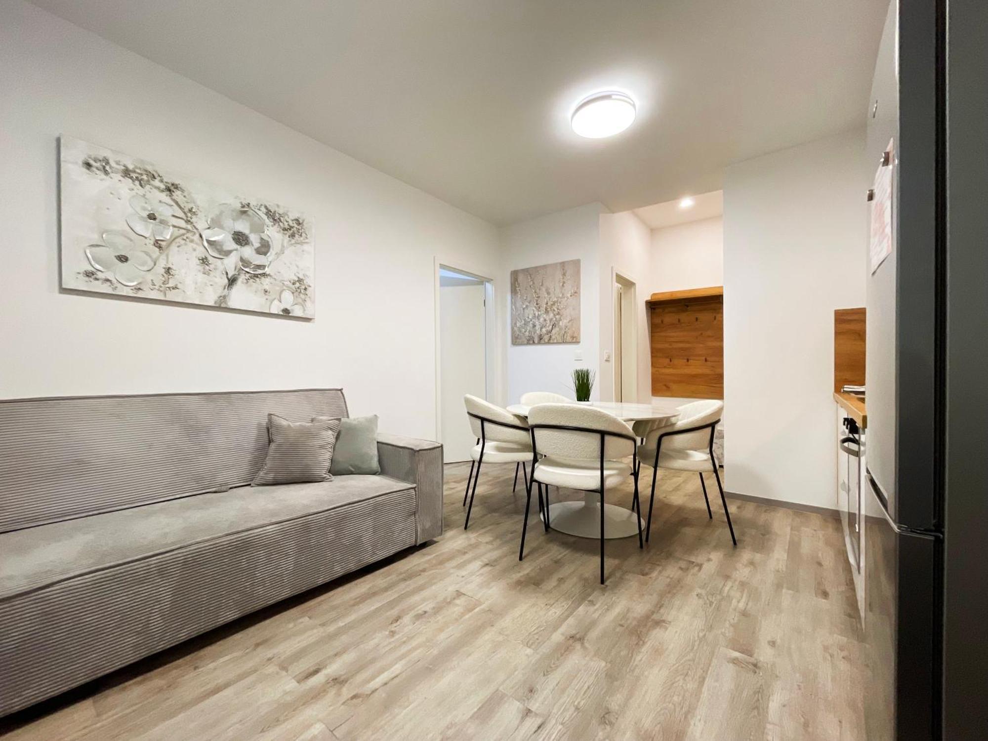 The Maze Apartment Любляна Екстер'єр фото