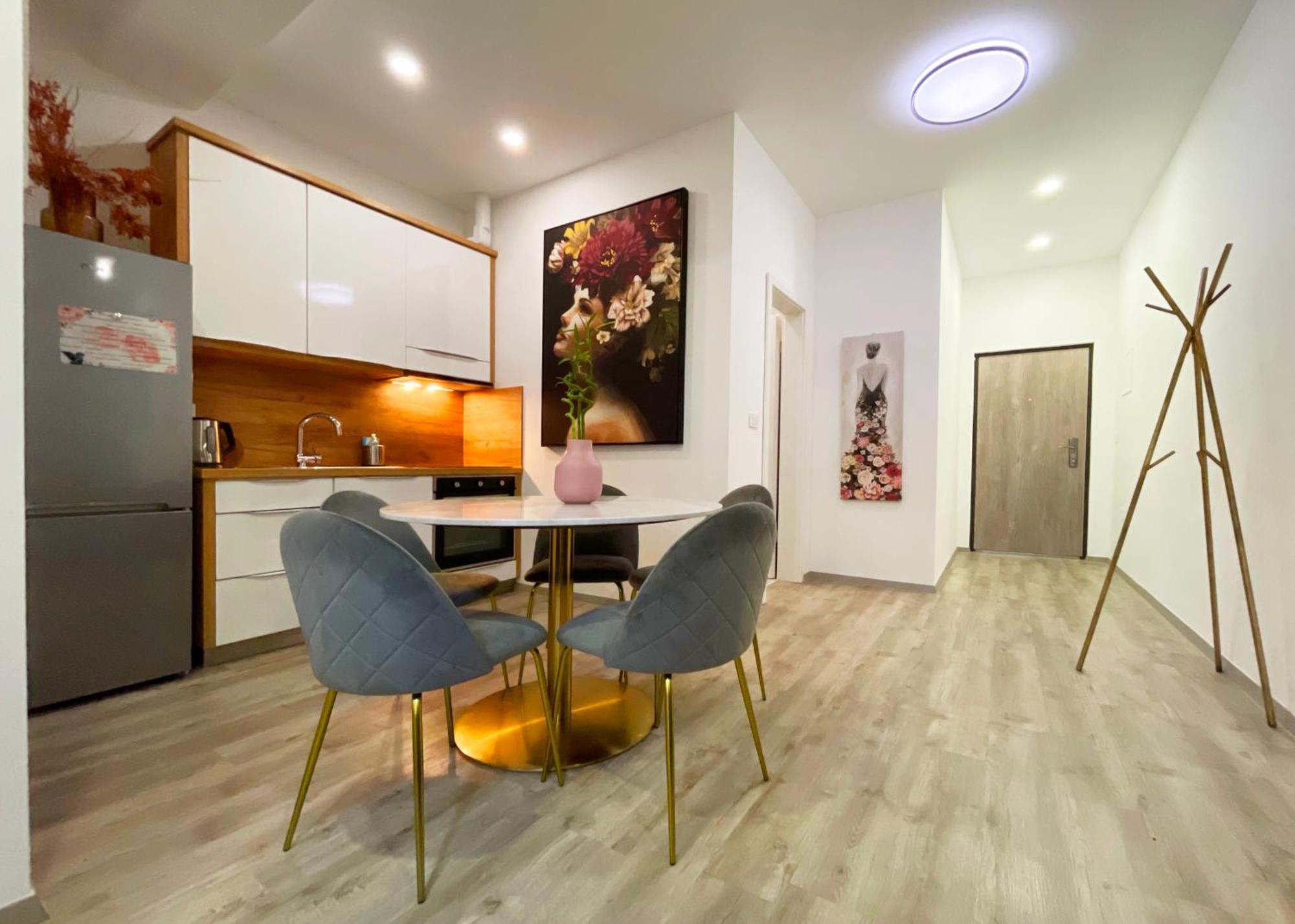The Maze Apartment Любляна Екстер'єр фото