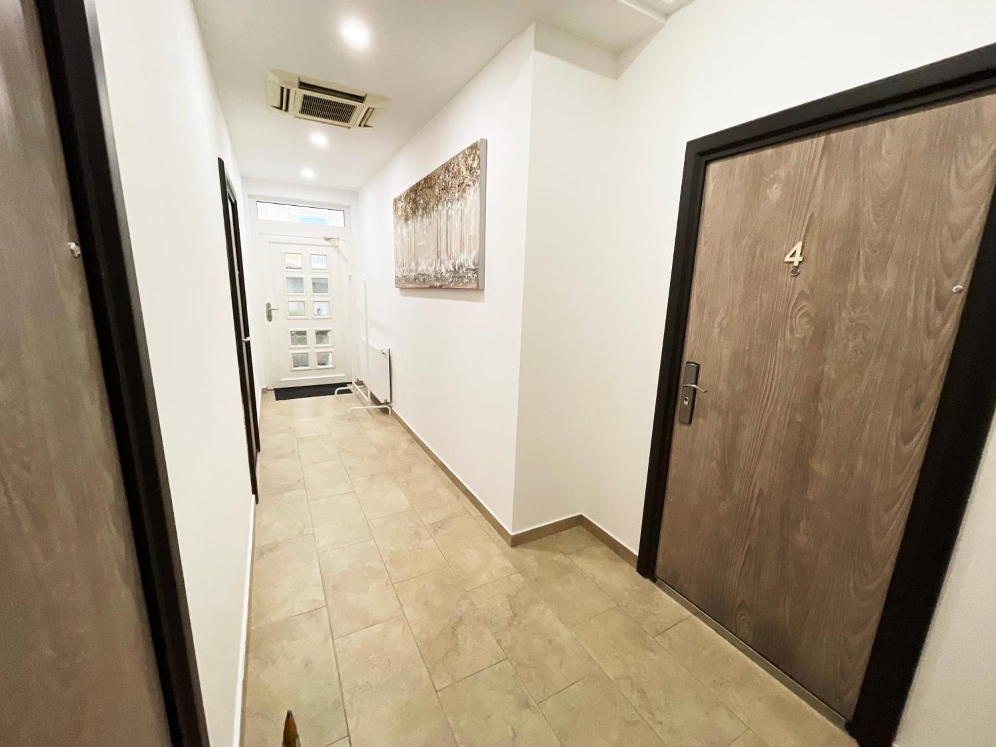 The Maze Apartment Любляна Екстер'єр фото