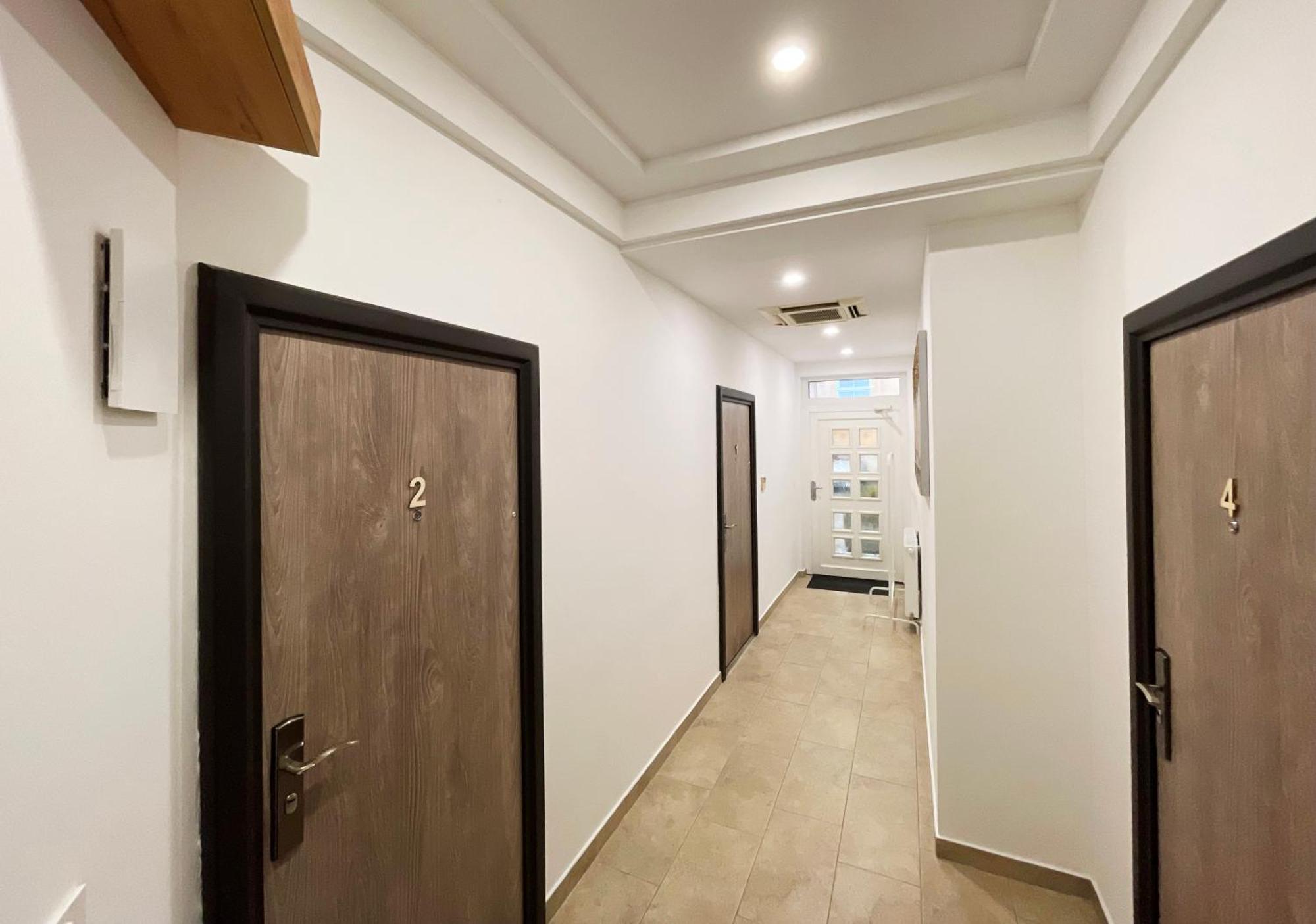 The Maze Apartment Любляна Екстер'єр фото