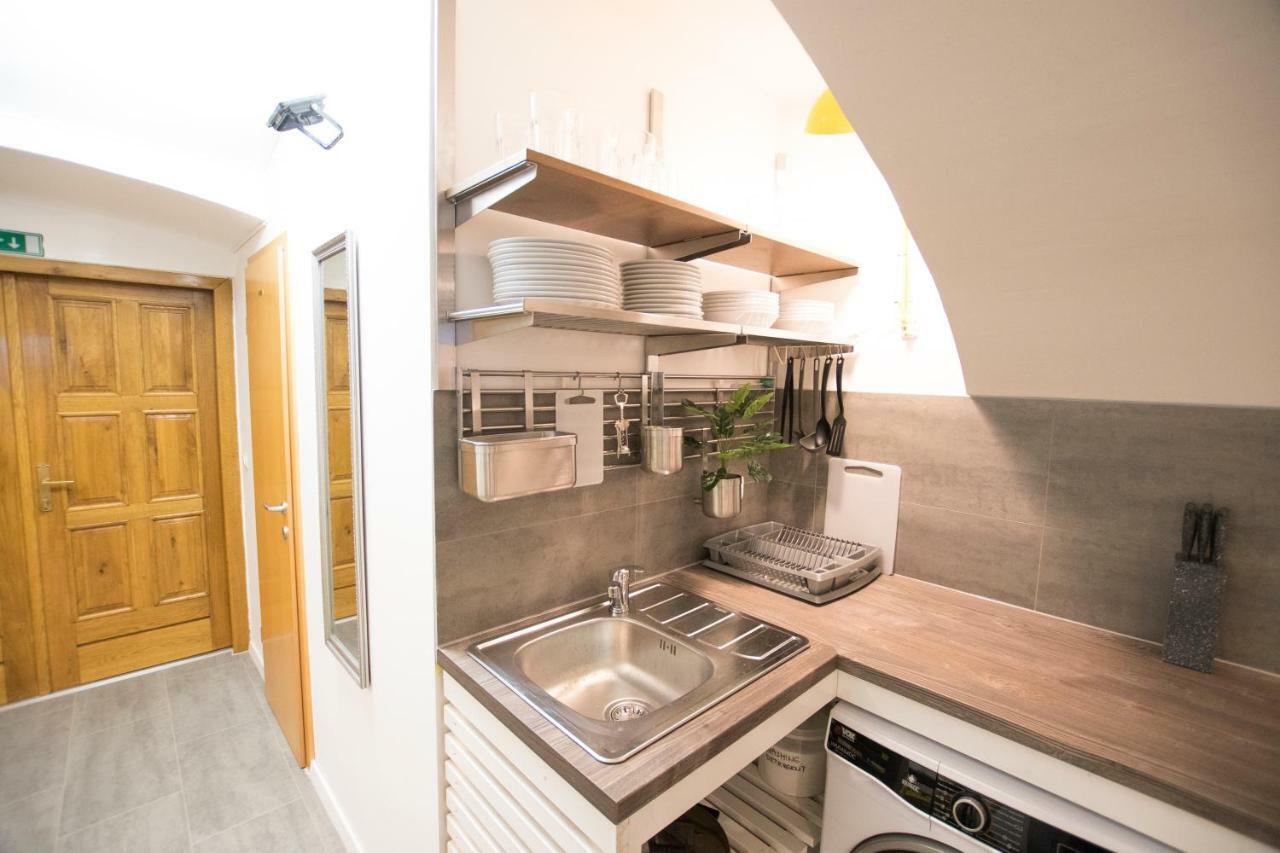 The Maze Apartment Любляна Екстер'єр фото